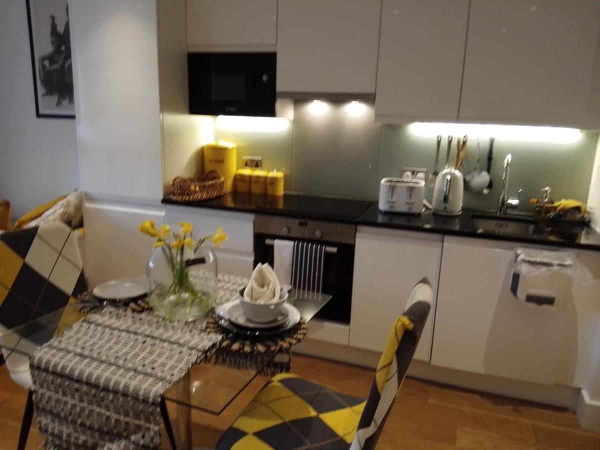 لندن Whole Apartment 5 Mins To East Croydon & Concierge المظهر الخارجي الصورة